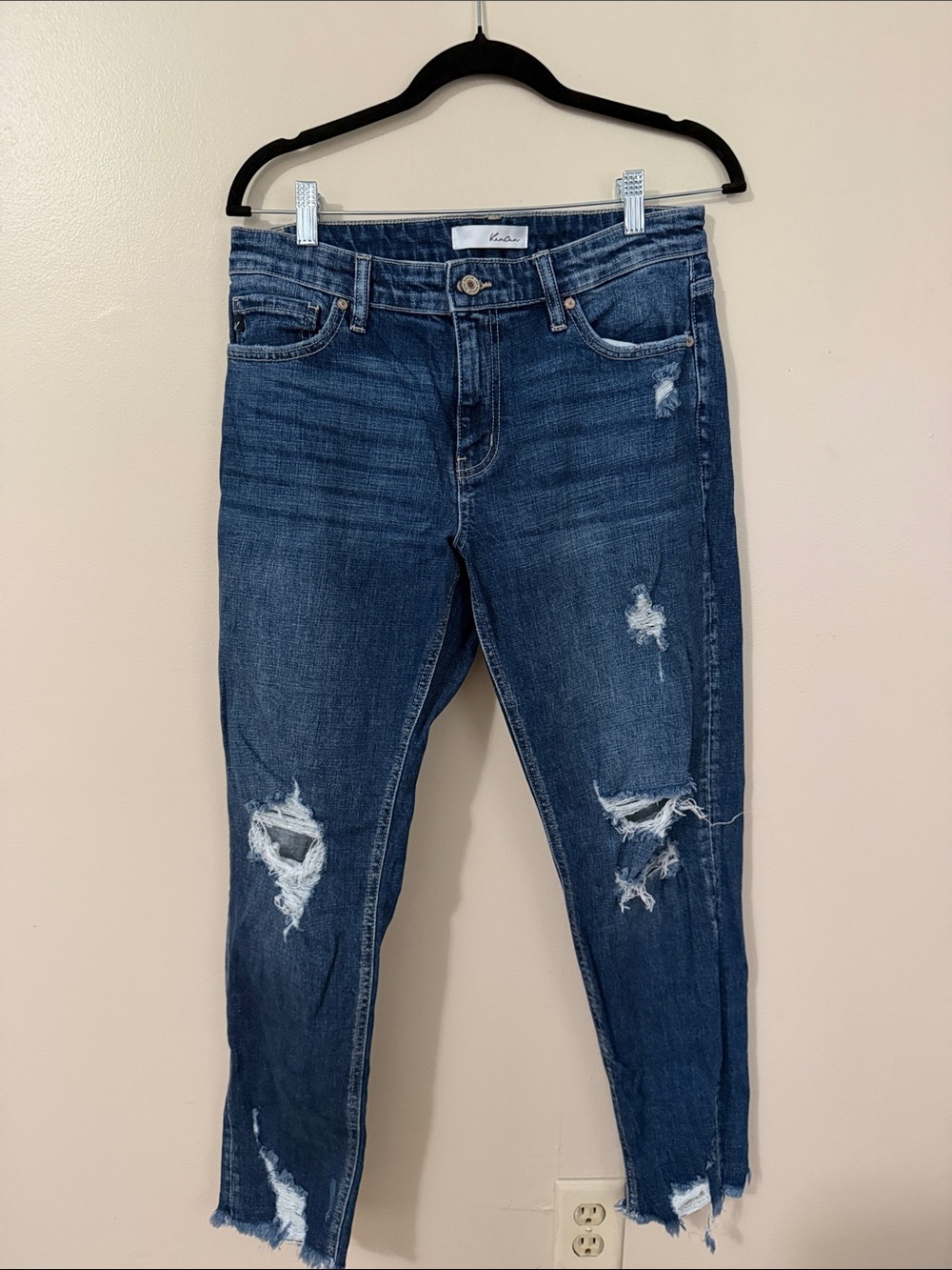 Kut from the Kloth Distressed Dark Blue ankle Jeans size 9